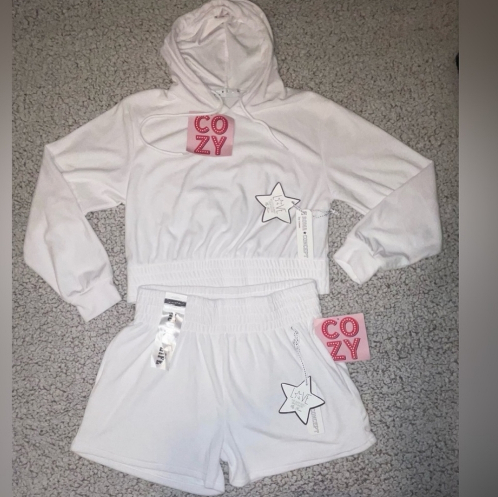 NWT Cozy set short & Hoddie white size XL
